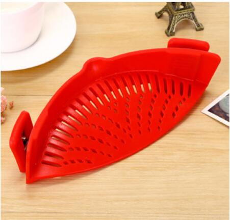 Passoire à huile en silicone à clipser pour casseroles, poêles et bols. Passoire créative pour égoutter le riz et les liquides. Convient à toutes les tailles de casseroles.