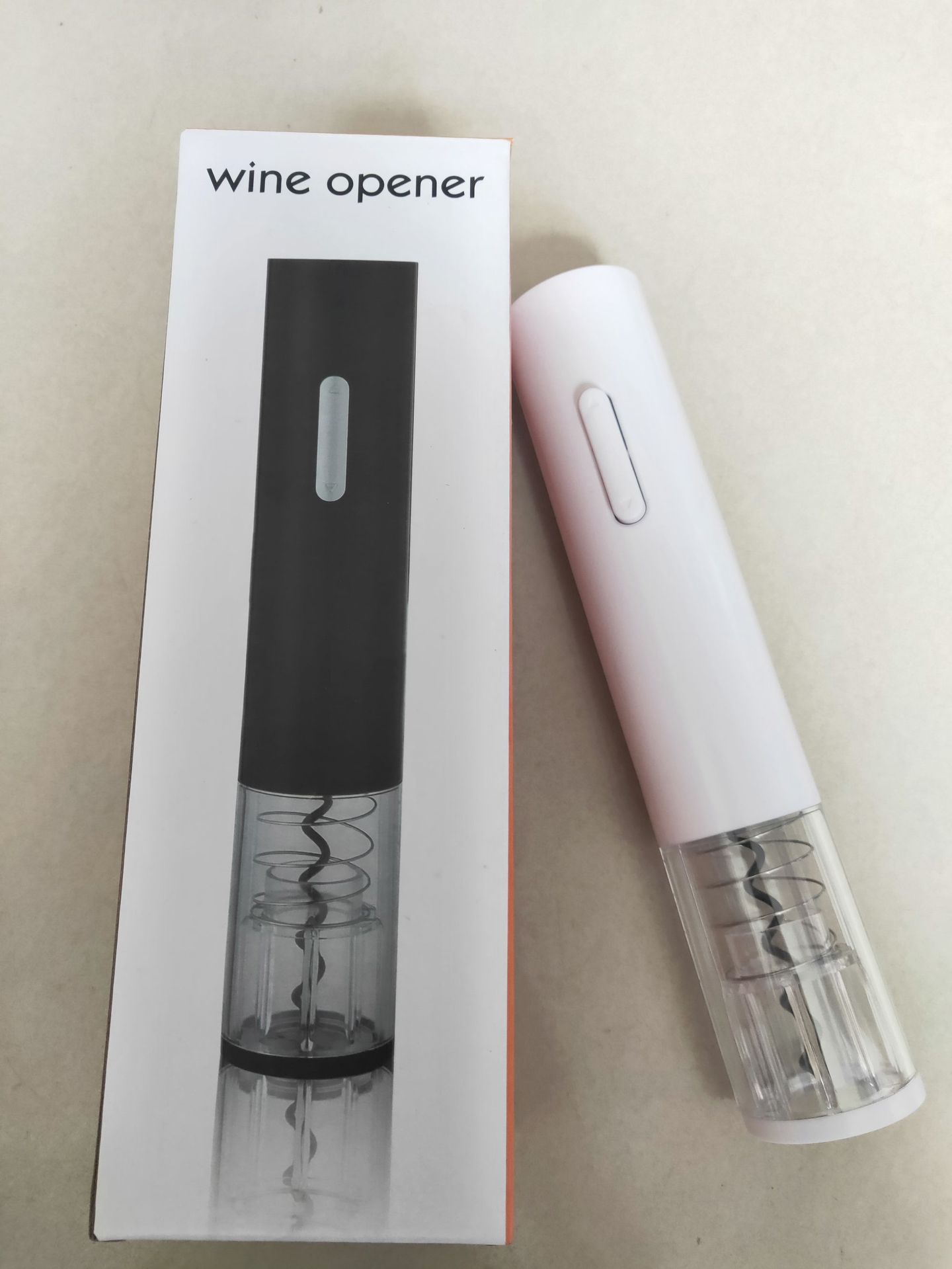 Ouvre-bouteille électrique automatique avec coupe-capsule et kit d'ouvre-bouteille.