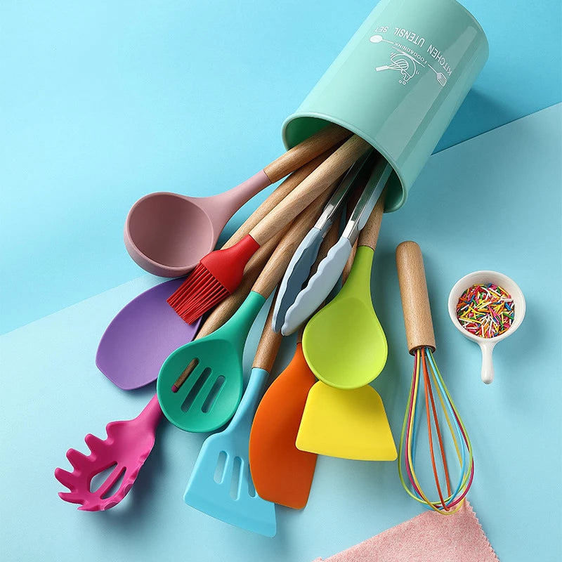 Ensemble d'ustensiles de cuisine en silicone résistants à la chaleur et antiadhésifs, pour la cuisson.
