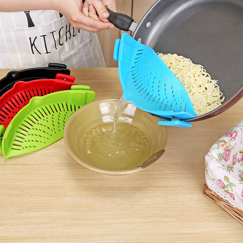 Passoire à huile en silicone à clipser pour casseroles, poêles et bols. Passoire créative pour égoutter le riz et les liquides. Convient à toutes les tailles de casseroles.