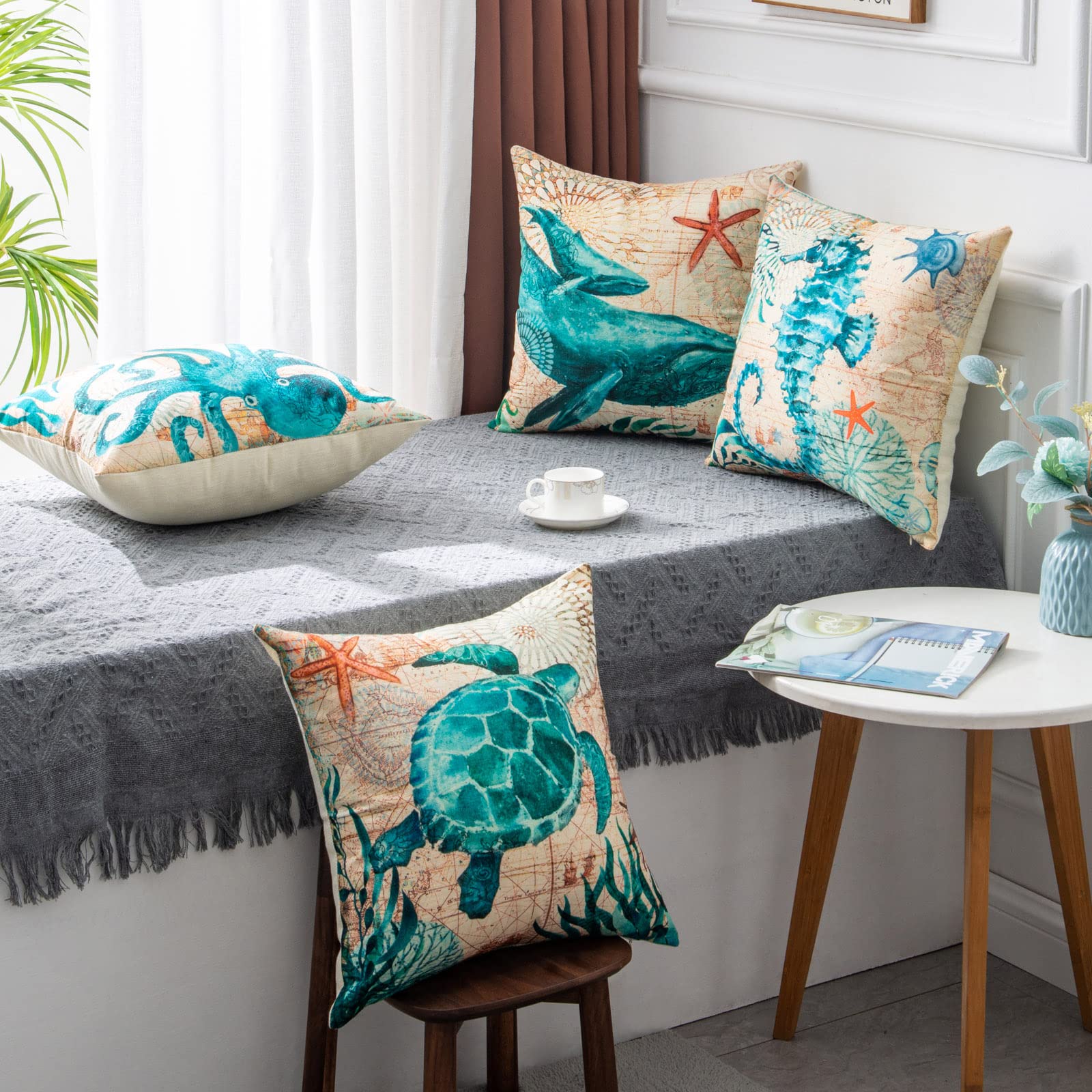 Housses de coussin imprimées tortues marines pour la décoration intérieure, canapé et fauteuil.