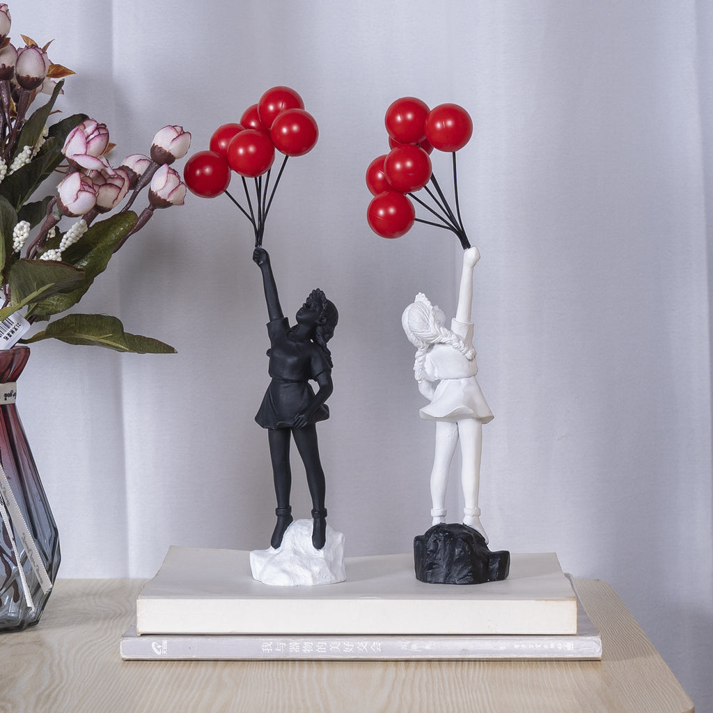Petite fille avec un ballon, sculpture artistique, décoration de salon, résine