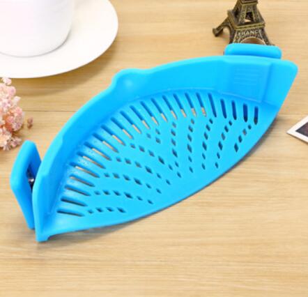 Passoire à huile en silicone à clipser pour casseroles, poêles et bols. Passoire créative pour égoutter le riz et les liquides. Convient à toutes les tailles de casseroles.