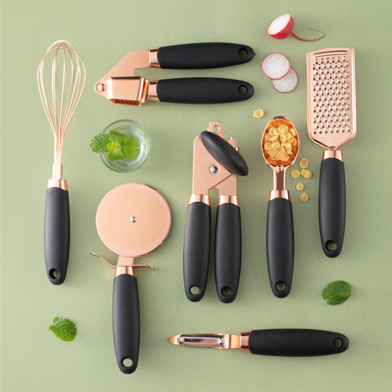 Ensemble d'éplucheurs de cuisine plaqués cuivre