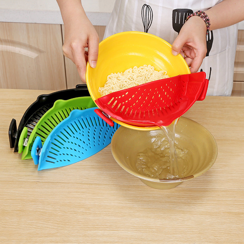 Passoire à huile en silicone à clipser pour casseroles, poêles et bols. Passoire créative pour égoutter le riz et les liquides. Convient à toutes les tailles de casseroles.