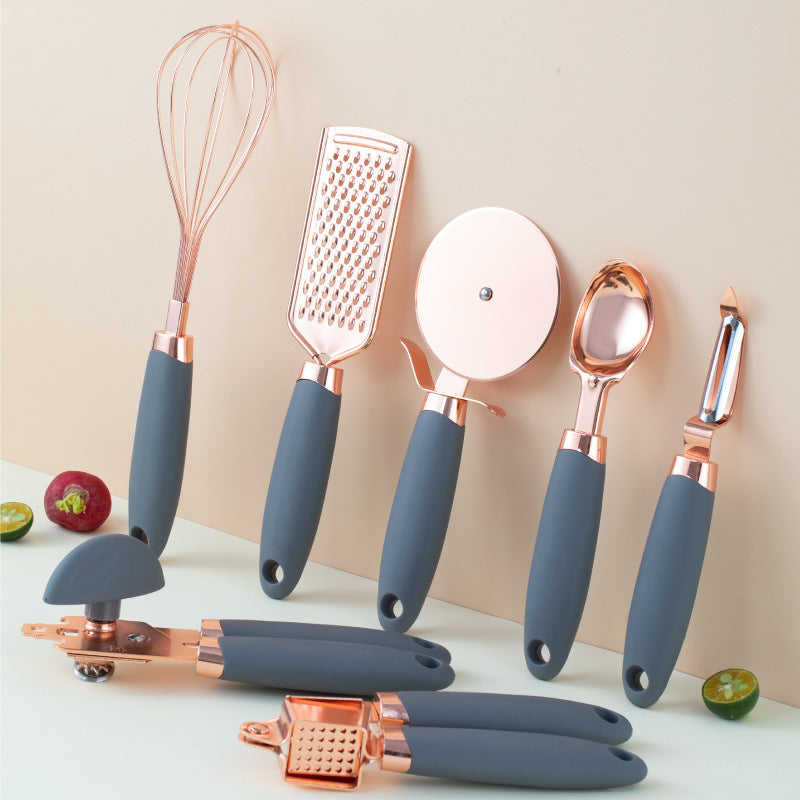 Ensemble d'éplucheurs de cuisine plaqués cuivre