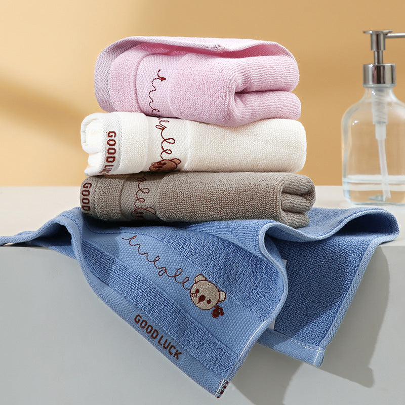 Serviette de toilette pour enfants en pur coton avec motif dessin animé, idéale pour la maison et la maternelle.