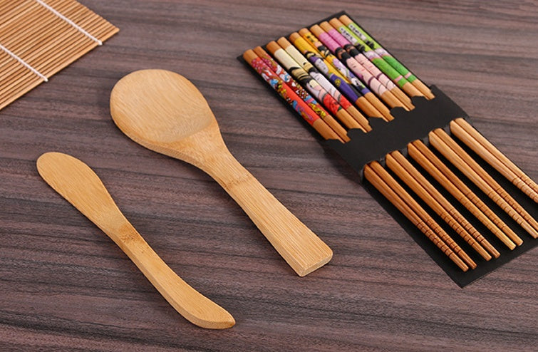 Ensemble d'outils à sushi