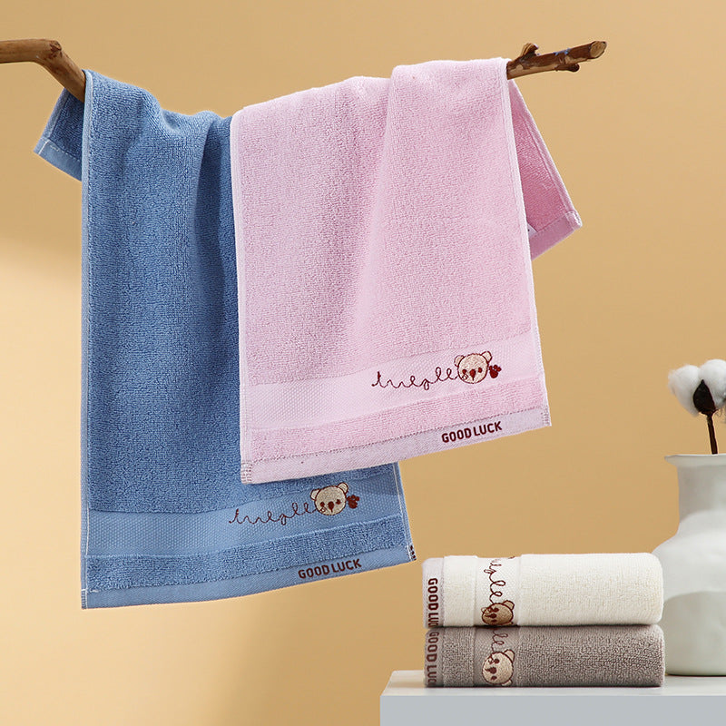 Serviette de toilette pour enfants en pur coton avec motif dessin animé, idéale pour la maison et la maternelle.