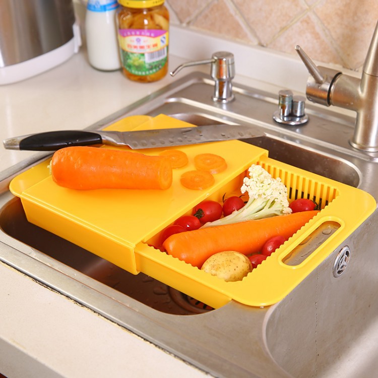 Planche à découper multifonctions pour la cuisine, avec égouttoir, planche à découper pour légumes et viande, ustensiles de cuisine et accessoires de cuisine.