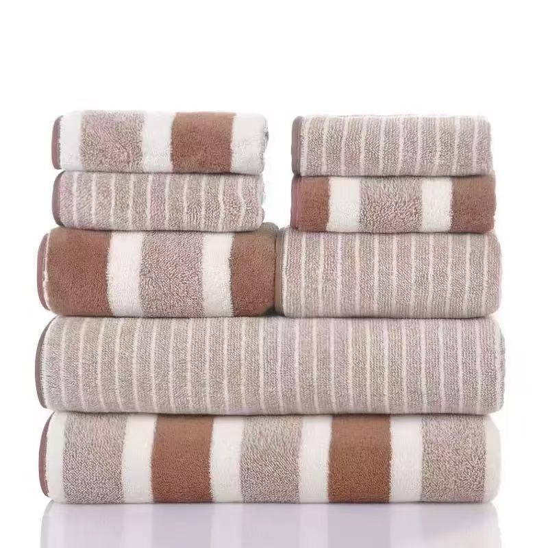 Ensemble de 8 serviettes de toilette absorbantes et épaisses pour la maison.